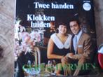 gert en hermien - twee handen // klokken luiden  7mrt, 7 inch, Single, Ophalen of Verzenden, Zo goed als nieuw