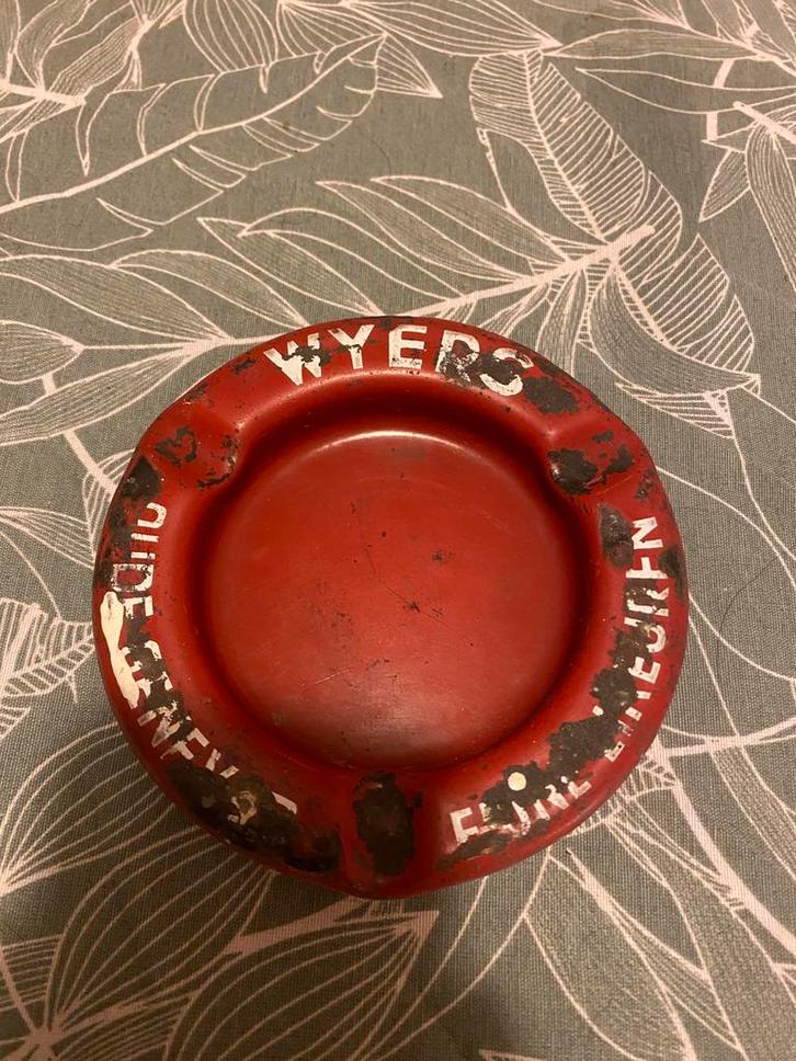 Emaille Wyers Genever likeuren reclame asbak oud, Verzamelen, Rookartikelen, Aanstekers en Luciferdoosjes, Gebruikt, Asbak, Ophalen of Verzenden