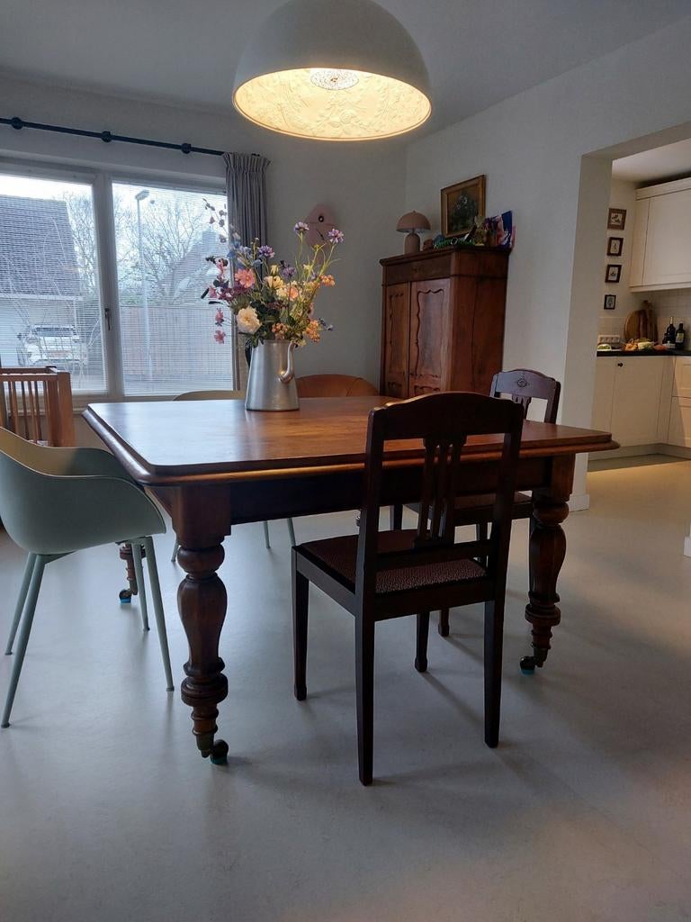 Antieke Engelse tafel., Ophalen