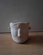 Bloempot gezicht hoofd beige, Rond, Ophalen of Verzenden, Aardewerk, Minder dan 40 cm