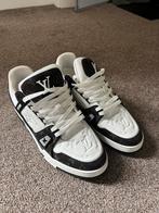 Lv trainers, Ophalen of Verzenden, Zo goed als nieuw, Schoenen