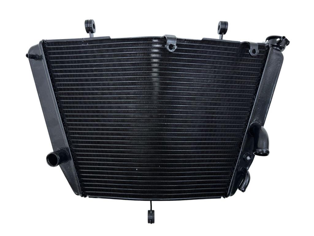 RADIATEUR GSX R 750 2016-2018 (GSXR750 L6-L8) (1771014J00), Dhr. S. di Majo, Nieuw, Info@cama-motorparts.nl, P.J. Troelstraweg 8 8
3144 CX  MAASSLUIS, NL
