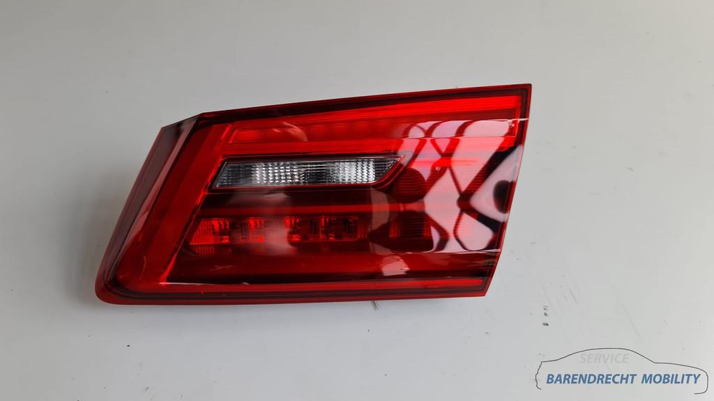 Achterlicht BMW G30 F90 5 serie sedan 630342R1 rechts binnen, Auto-onderdelen, Verlichting, Petuelring 130
80788  Munich, DE, Gebruikt