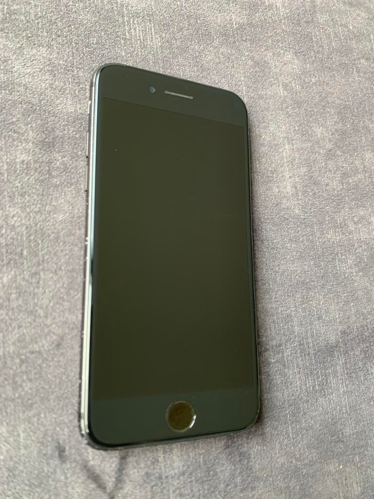 Nette iPhone 8 Zwart - Microfoon en stilknop defect, Telecommunicatie, Mobiele telefoons | Apple iPhone, Ophalen of Verzenden