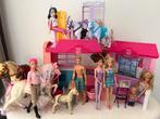 Barbiehuis manege, paarden, barbies Ken, Shelly, Ophalen of Verzenden, Barbie
