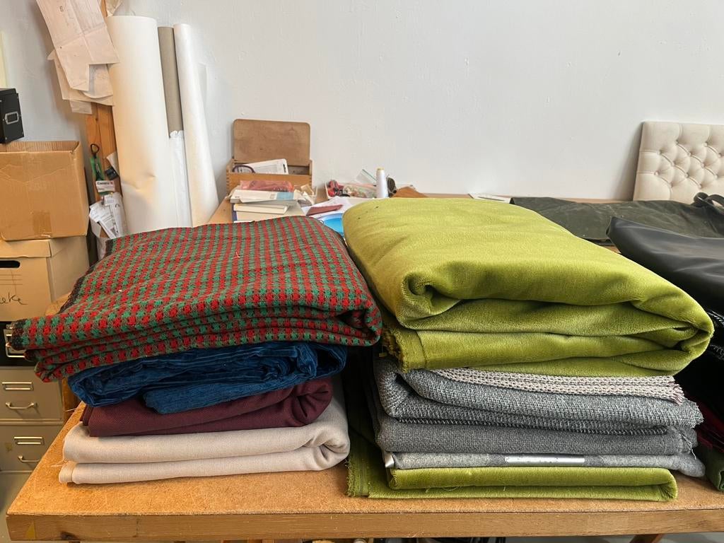 34 lappen stof, meubelstoffen, velours, katoen en meer, Ophalen, Overige kleuren, 120 cm of meer, Zo goed als nieuw