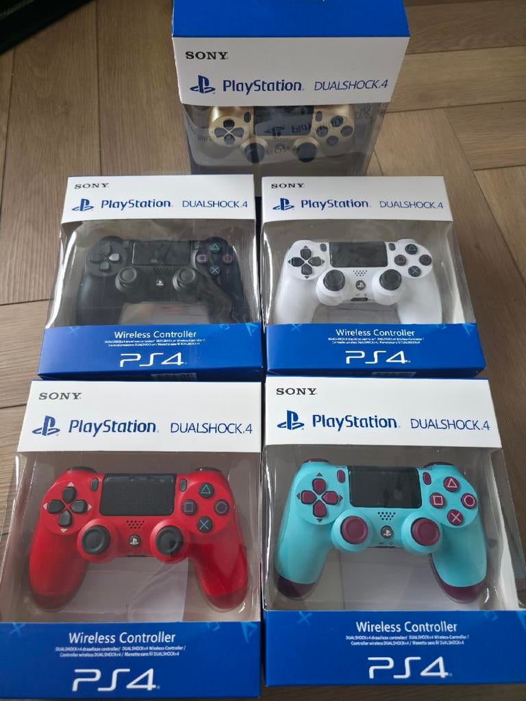 Gloednieuwe PlayStation 4 Controllers + Oplader, Spelcomputers en Games, Spelcomputers | Sony PlayStation Consoles | Accessoires