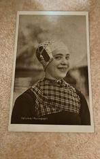 Nunspeetse dame in klederdracht, Ophalen of Verzenden, 1920 tot 1940, Ongelopen, Klederdracht