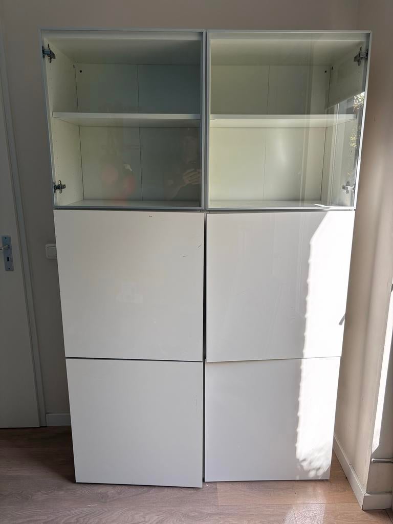 IKEA Besta kast met glazen en dichte deuren, Huis en Inrichting, Kasten | Boekenkasten, Gebruikt, 50 tot 100 cm, 150 tot 200 cm