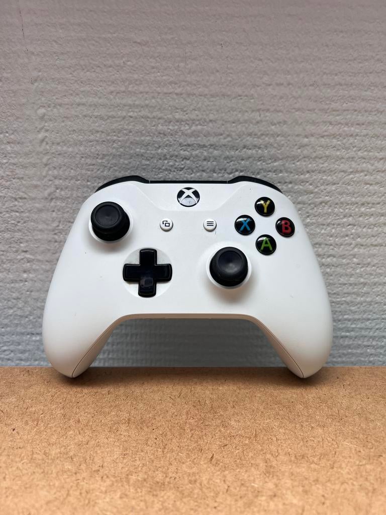 Xbox One Controller Wit Defect Stickdrift Model 1708, Spelcomputers en Games, Spelcomputers | Xbox | Accessoires, Niet werkend