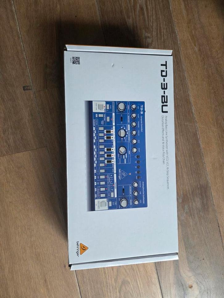 Behringer TD-3-SB, Muziek en Instrumenten, Synthesizers, Zo goed als nieuw, Overige aantallen, Roland, Ophalen of Verzenden