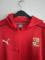Puma Swindon Town FC Hoodie Rood Maat XXL, Kleding | Heren, Truien en Vesten, Puma, Overige maten, Ophalen of Verzenden, Zo goed als nieuw