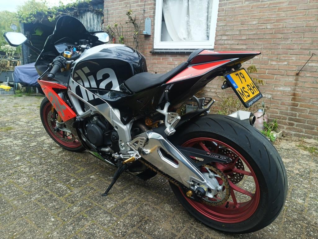 Aprilia RSV4 RF 2018 -  RACING FACTORY, Motoren, 4 cilinders, Motorrijbewijs A, Gebruikt, Super Sport