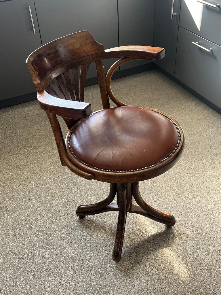 Thonet stoel, Ophalen