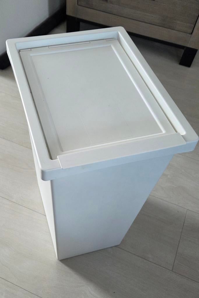 Witte prullenbak met deksel - Zo goed als nieuw, Ophalen, Kunststof, 50 tot 75 cm, 20 tot 30 liter