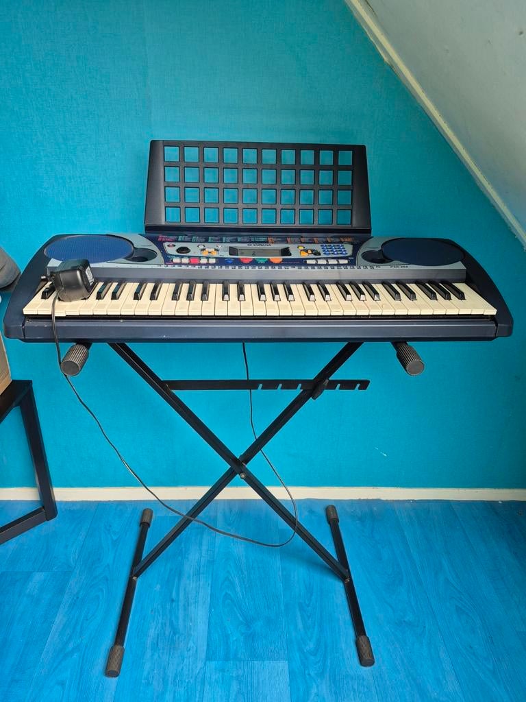Keyboard Yamaha PSR - 260, Ophalen, Yamaha, Met standaard, 61 toetsen