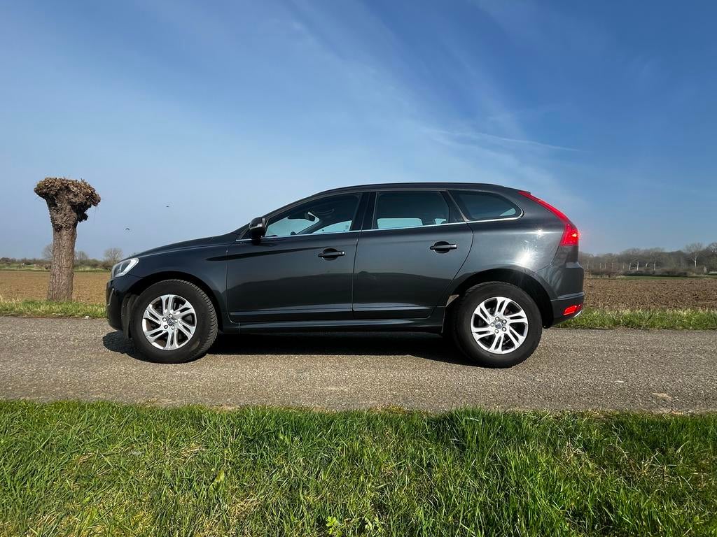 Volvo XC60 2.0 D4 2016 Grijs, Auto's, Voorwielaandrijving, 1969 cc, Leder, Bedrijf