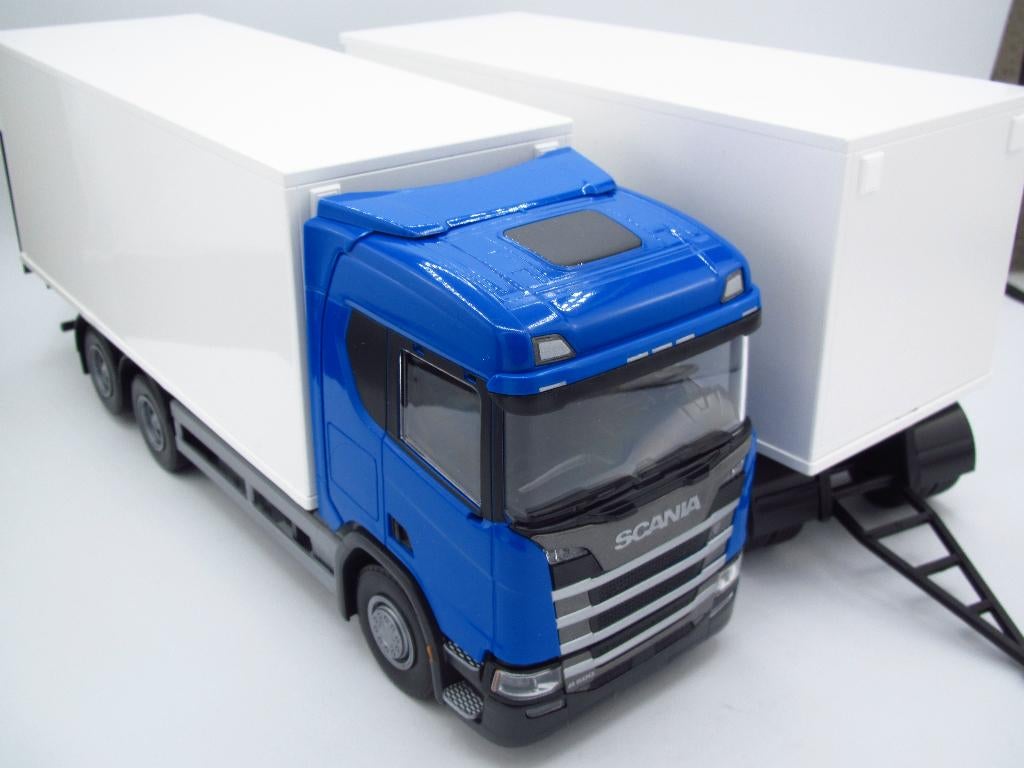 Emek - 89644 Scania R500 Distributie Truck in doos 1:24, Overige merken, Groter dan 1:32, Ophalen of Verzenden, Zo goed als nieuw