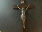 Houten kruisbeeld met zilveren kleurig Jezus, Ophalen of Verzenden