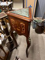 Antieke bijzettafel, Ophalen