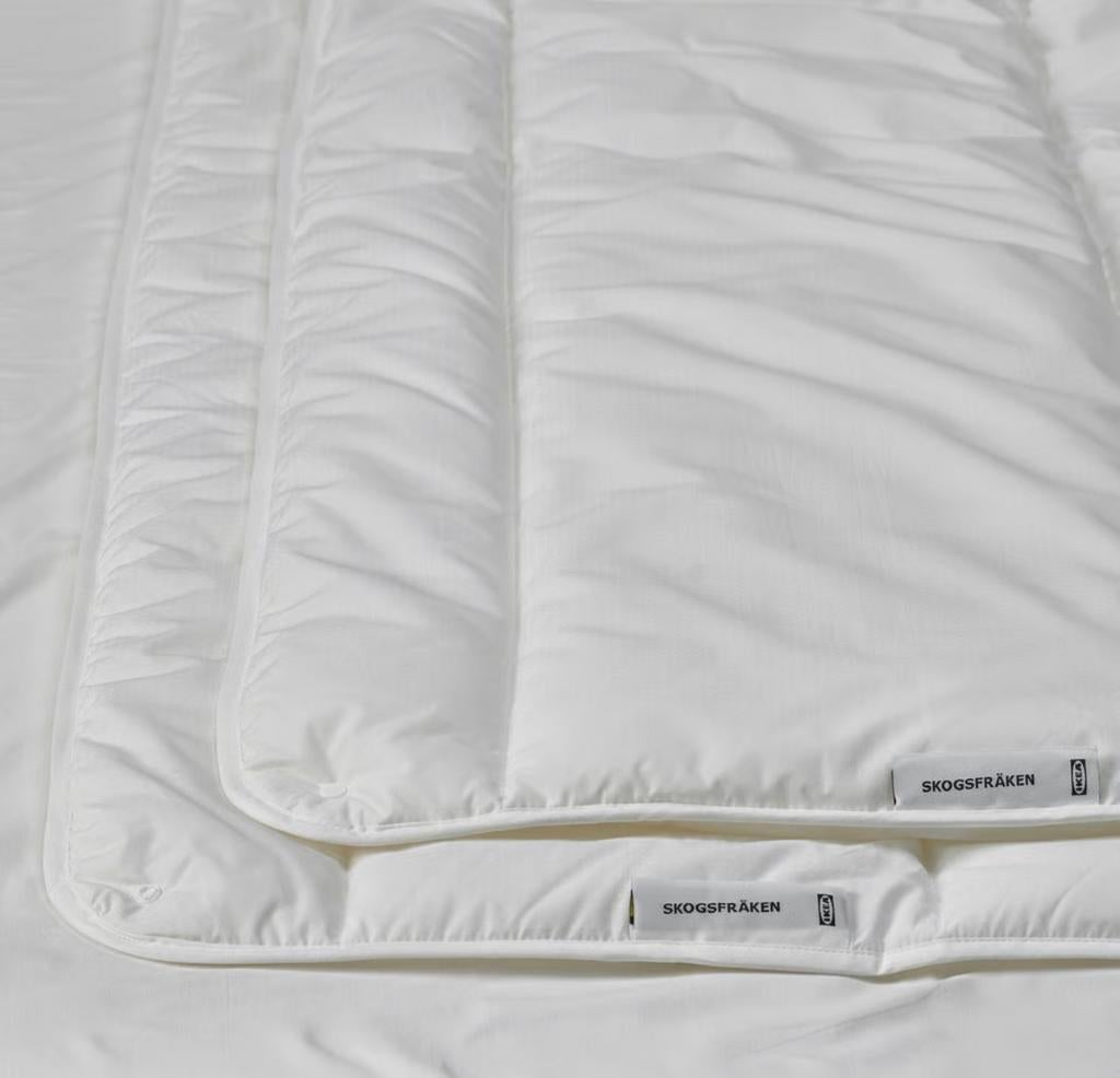 IKEA SKOGSFRÄKEN 4-seizoenendekbed 240x220 cm, Huis en Inrichting, Slaapkamer | Beddengoed, Ophalen, Wit, Tweepersoons, Deken of Dekbed
