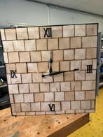 Unieke handgemaakte vierkante wandklok 80x80 cm, Ophalen of Verzenden, Nieuw, Analoog, Wandklok