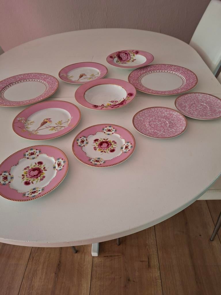 Servies van Pip, Ophalen