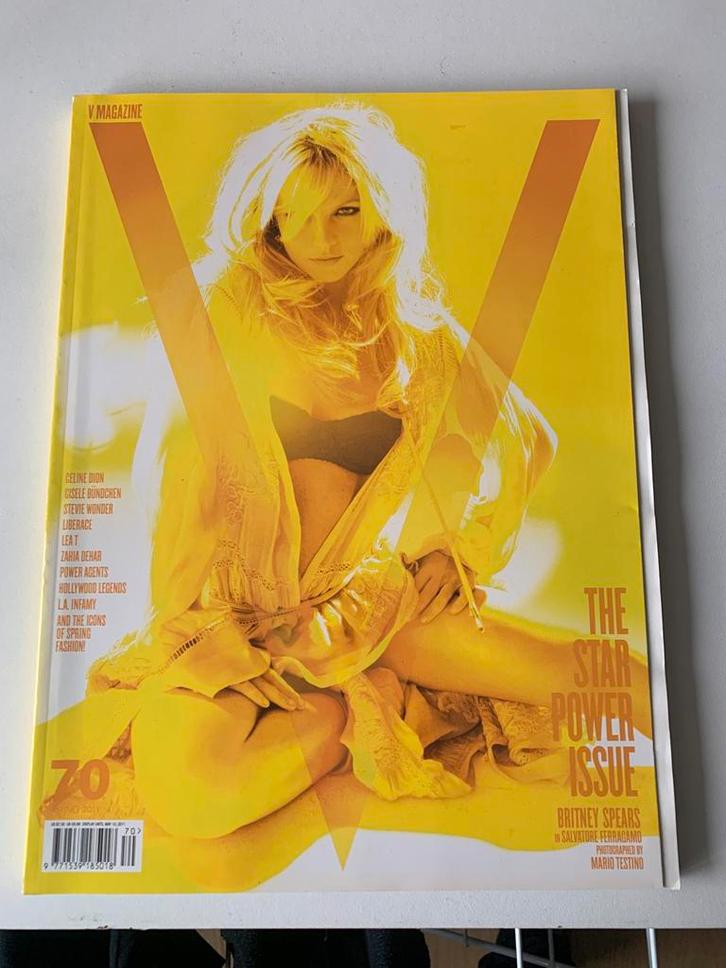 V Magazine V70 Britney Spears yellow edition, Cd's en Dvd's, Cd's | Latin en Salsa, Zo goed als nieuw, Ophalen of Verzenden