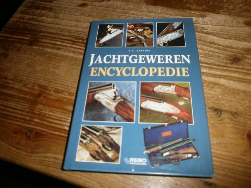 jachtgeweren encyclopedie 100den geweren met afb en info, Boeken, Ophalen of Verzenden, Zo goed als nieuw, Overige onderwerpen