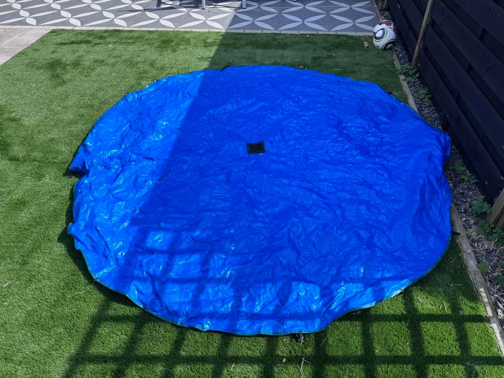 GRATIS: Afdekzeil (voor trampoline), rond, diameter 2,6 m, Ophalen, Zo goed als nieuw