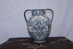Vaas met florale  motieven, Antiek en Kunst, Ophalen of Verzenden