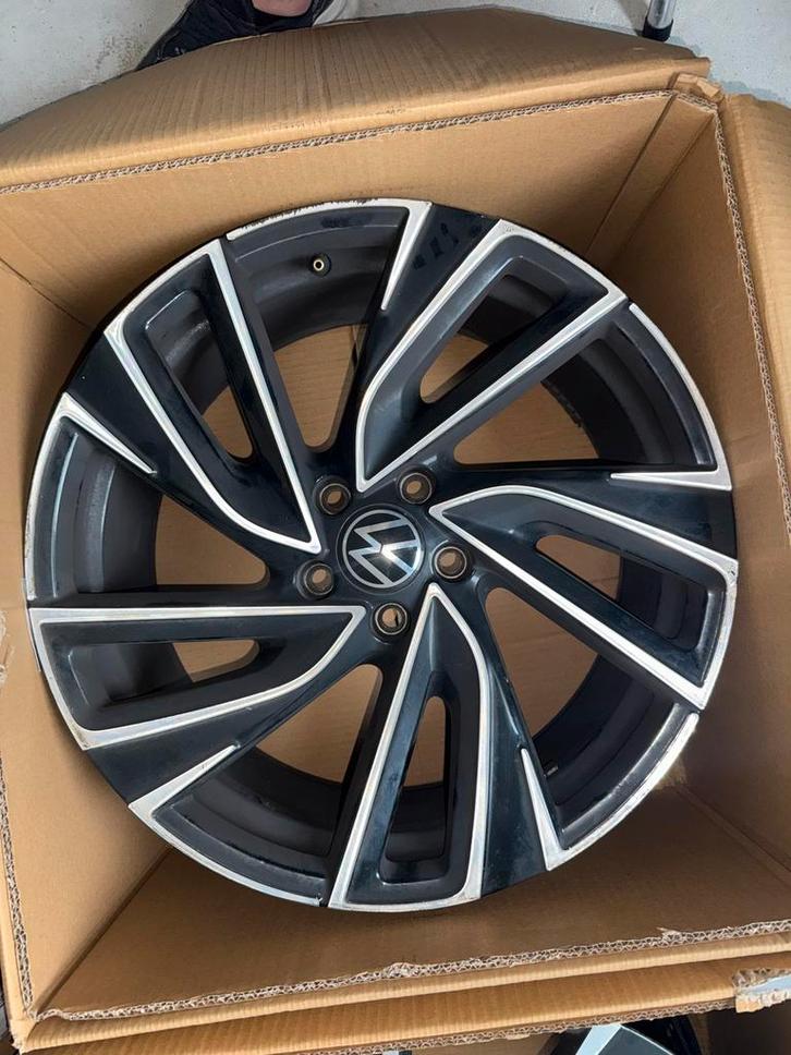 Originele VW Golf 8 Adelaine Velgen 19 inch, Auto-onderdelen, Banden en Velgen, Velg(en), 19 inch, Gebruikt, Ophalen of Verzenden