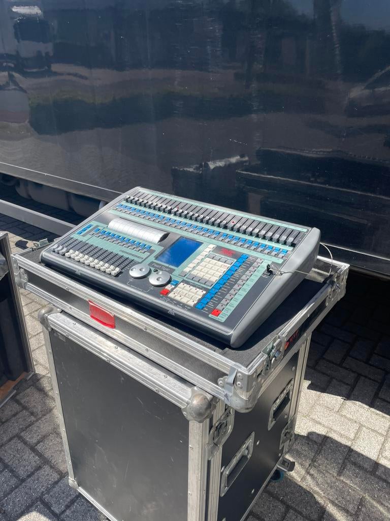 Avolite pearl tiger, Ophalen, Gebruikt, Licht, Geluidgestuurd