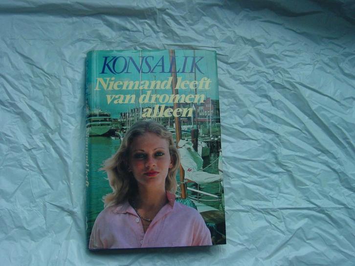 11 Boeken oa Niemand leeft van Dromen alleen , Verboden Vru, Boeken, Romans, Zo goed als nieuw, Nederland, Ophalen of Verzenden