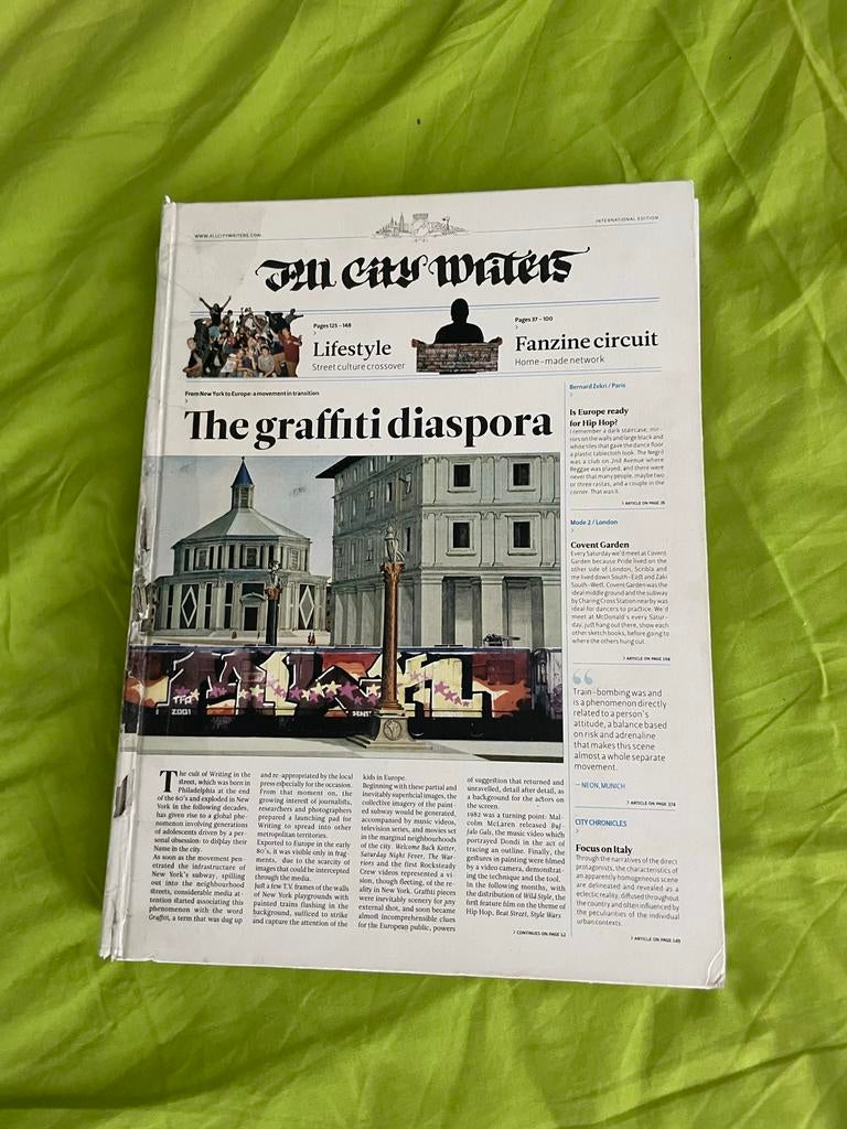All city writers - The graffiti diaspora, Boeken, Kunst en Cultuur | Fotografie en Design, Ophalen of Verzenden, Gelezen, Overige onderwerpen