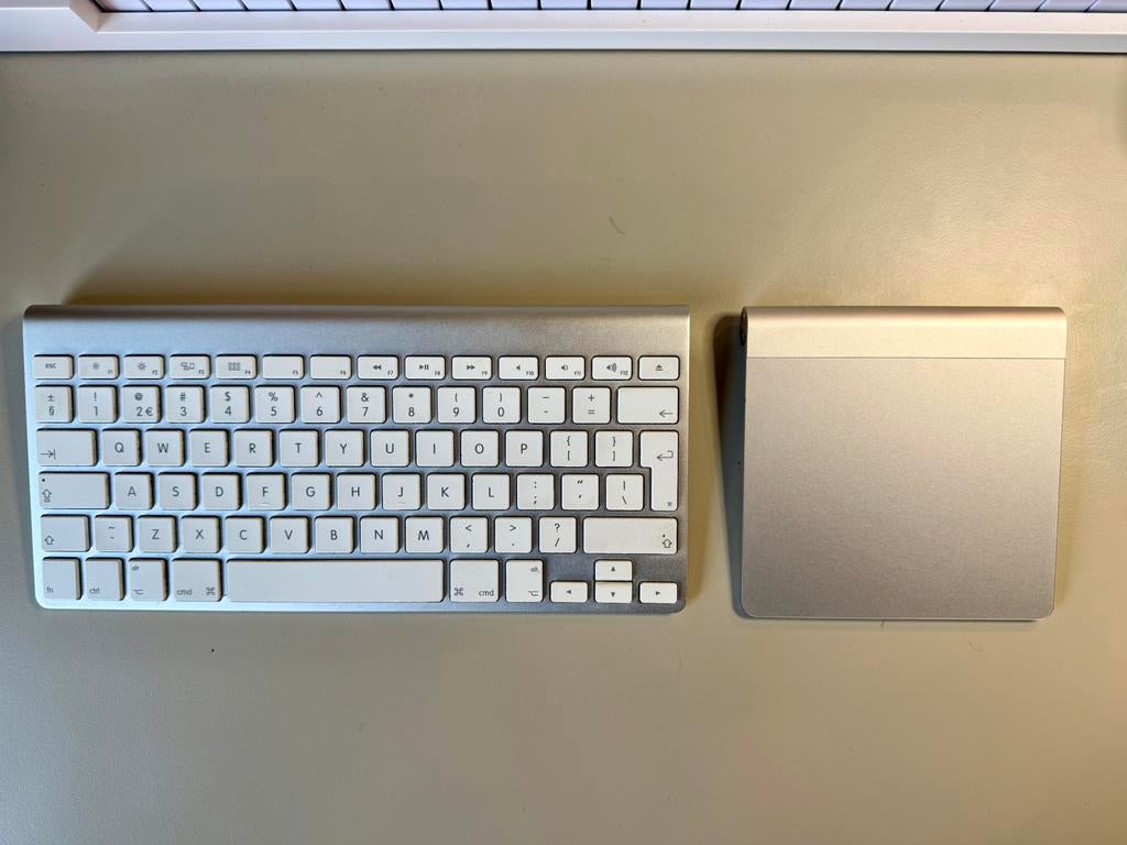 Apple Magic Keyboard (A1314) + Apple Magic Trackpad (A1339), Computers en Software, Toetsenborden, Ophalen of Verzenden, Zo goed als nieuw
