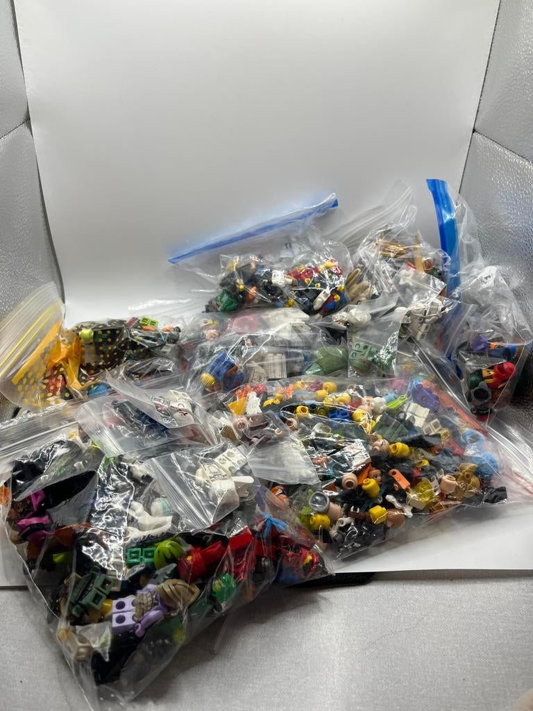 Waanzinnig grote hoeveelheid lego figuurtjes +-300, Kinderen en Baby's, Speelgoed | Duplo en Lego, Gebruikt, Lego, Ophalen of Verzenden