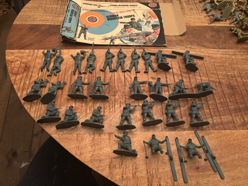 Airfix 1/32 Duitse Bergtroepen - Vintage Figurenset, Hobby en Vrije tijd, Modelbouw | Figuren en Diorama's, Ophalen, Gebruikt