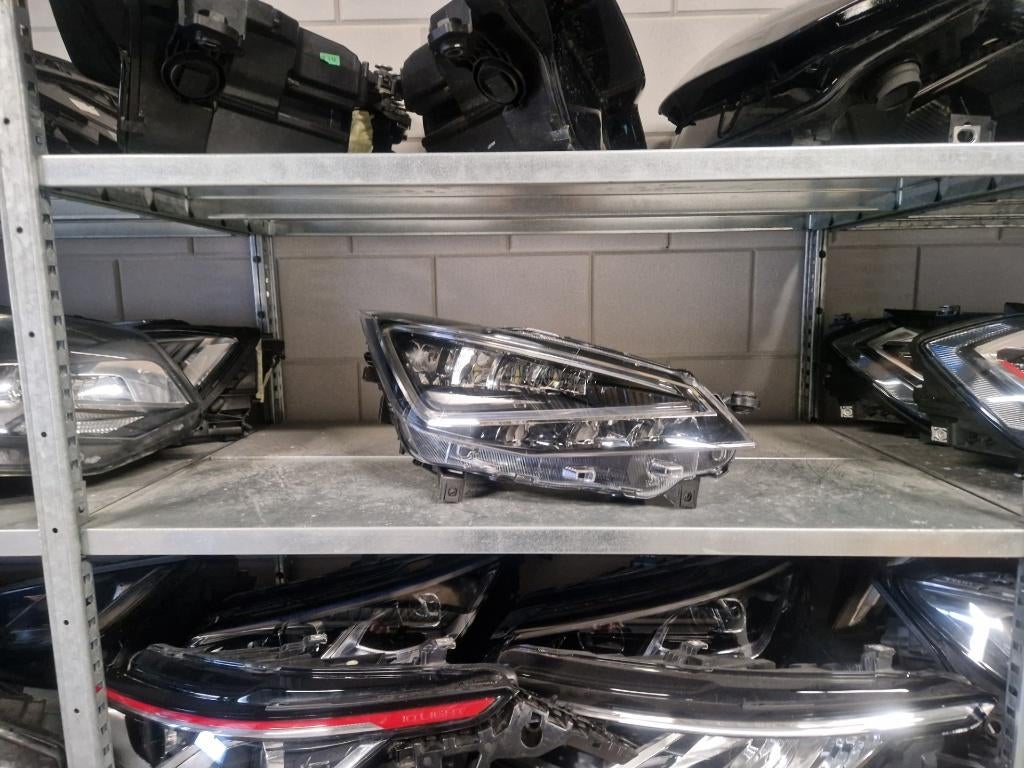 Seat Ibiza Arona 6F VOL LED koplamp rechts, Auto-onderdelen, Verlichting, Ophalen of Verzenden, Gebruikt, Seat