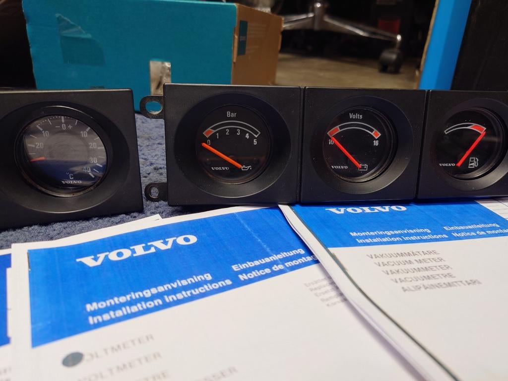 Volvo 240: Extra instrumenten Oliedruk, Volt, Economy, Temp., Auto-onderdelen, Dashboard en Schakelaars, Ophalen, Nieuw, Volvo