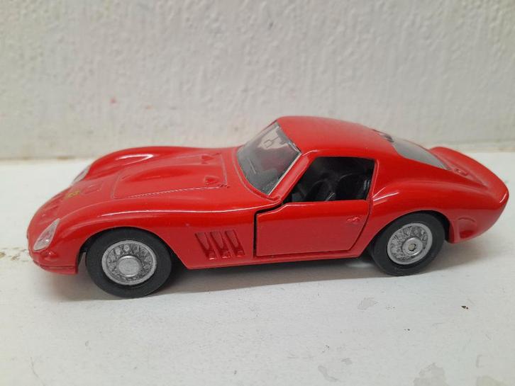 Ferrari 250 GTO, Hobby en Vrije tijd, Modelauto's | Overige schalen, Zo goed als nieuw, Auto, Ophalen of Verzenden