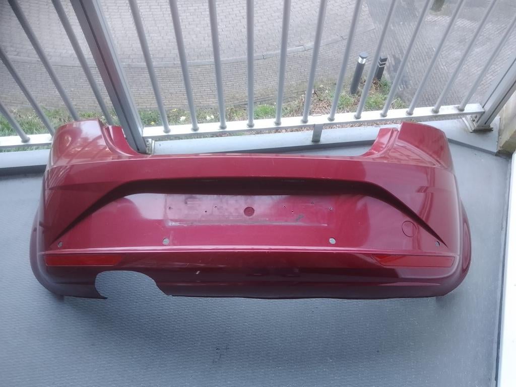 Mooie rode achterbumper voor Seat Leon, Gebruikt, Ophalen of Verzenden, Achter, Bumper
