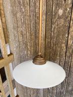 Klassieke hanglamp messing / witglazen kap, Ophalen of Verzenden, Zo goed als nieuw, Minder dan 50 cm
