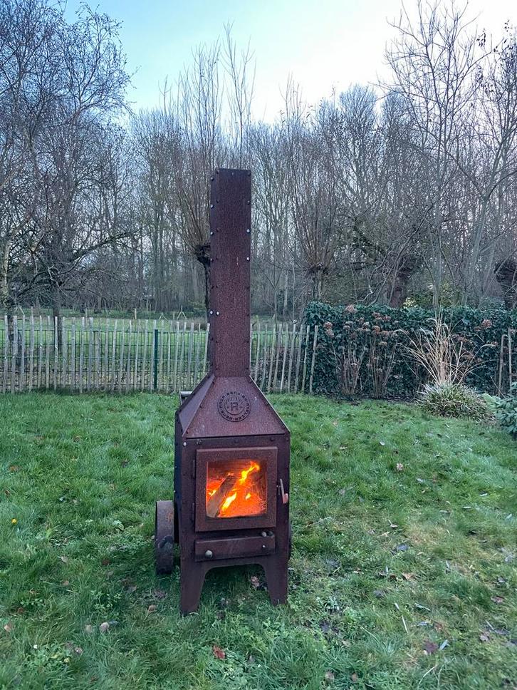 Robuuste buitenhaard / vuurton met wielen, Tuin en Terras, Vuurkorven, Gebruikt, Vuurton, Ophalen