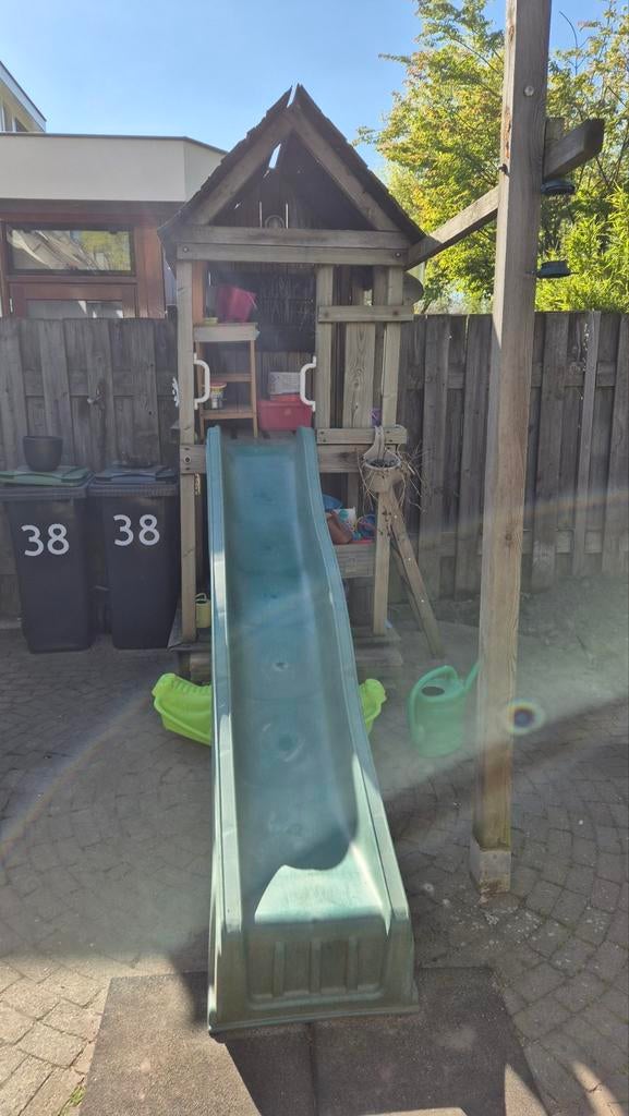 Houten speelhuisje met glijbaan voor in de tuin, Kinderen en Baby's, Speelgoed | Buiten | Speelhuisjes, Ophalen, Gebruikt, Hout