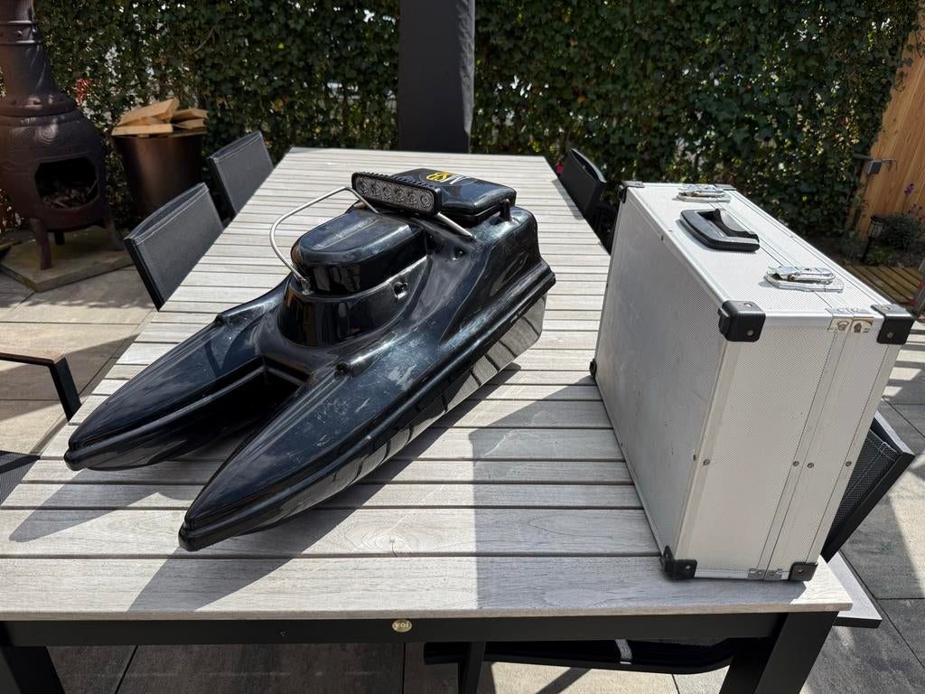 Powercatcher voerboot met zoeklicht, 3 accu's, lader & Futab, Ophalen of Verzenden, Gebruikt