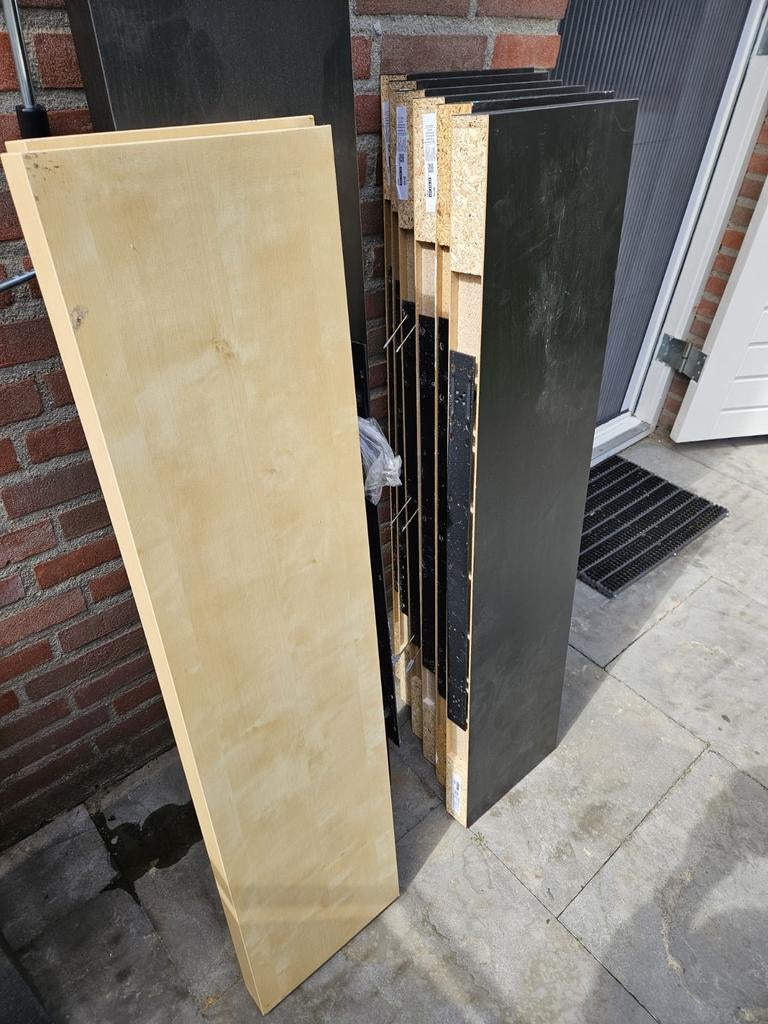 Diverse Ikea wandplanken: zwart en houtkleur, gebruikt, Ophalen of Verzenden, Gebruikt