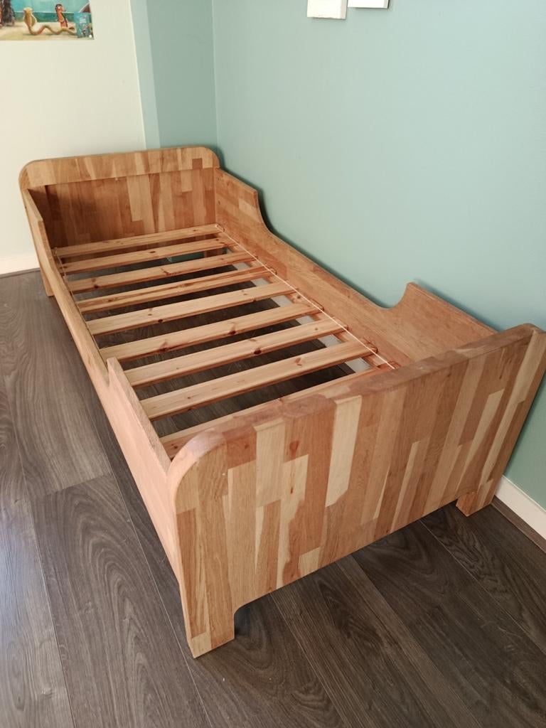 Junior bed / Peuterbed met matras en toebehoren, Kinderen en Baby's, Kinderkamer | Bedden, Gebruikt, 70 tot 85 cm, 140 tot 160 cm