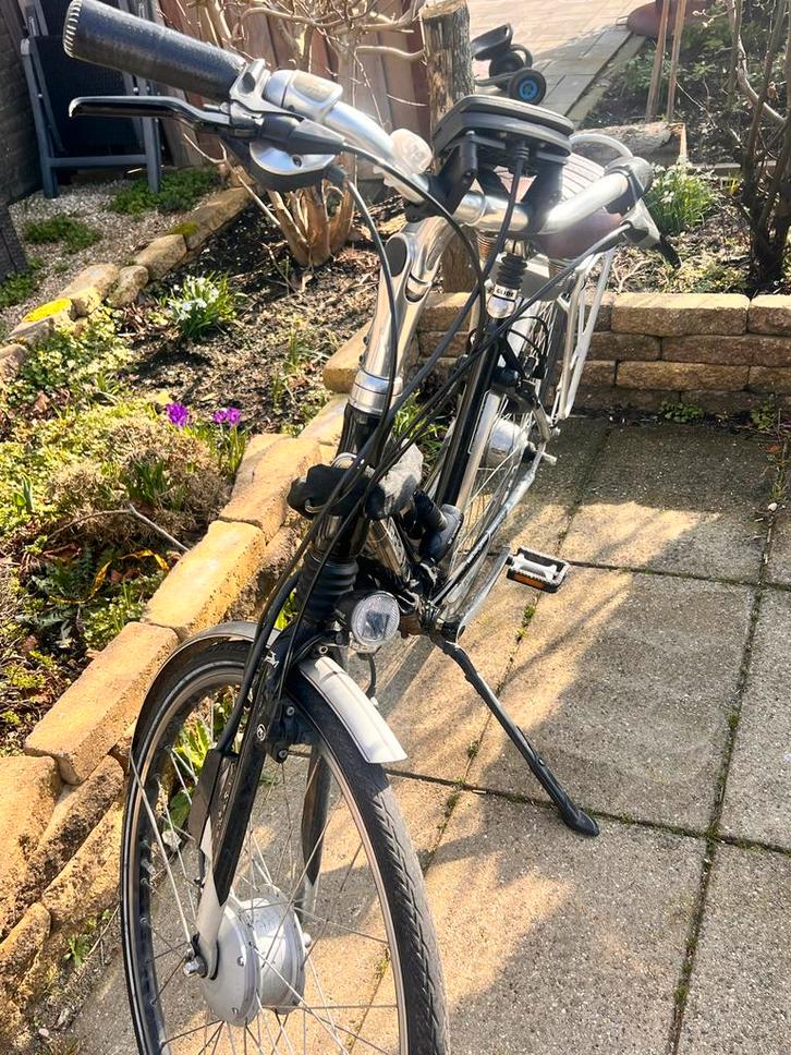 Gazelle elektrische fiets met kapotte accu, Fietsen en Brommers, Elektrische fietsen, Gebruikt, Gazelle, Ophalen