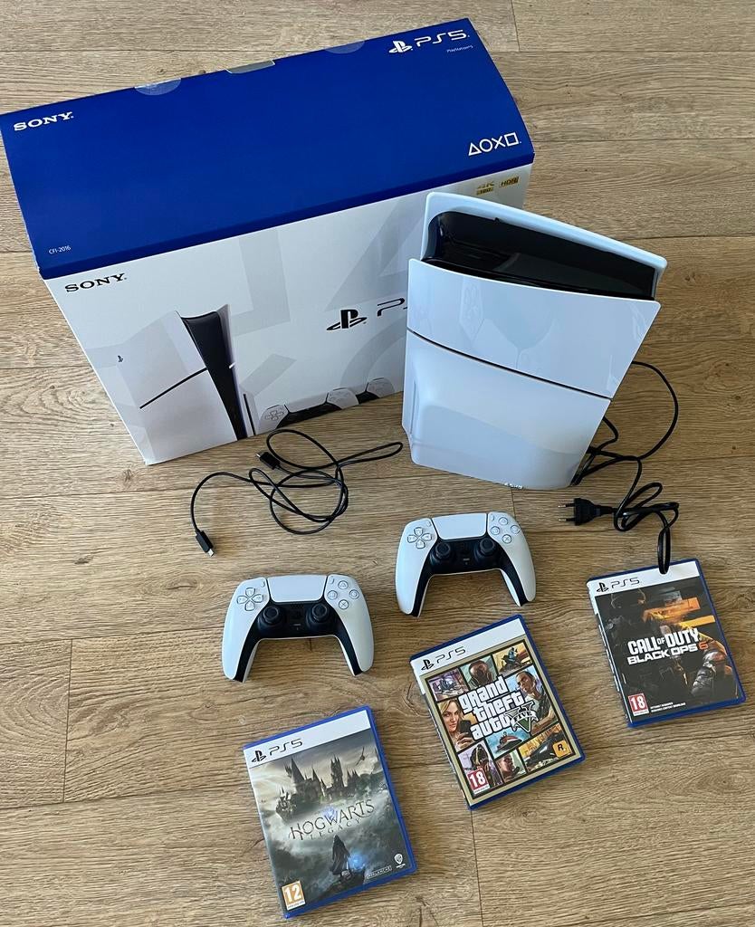 Playstation 5 - Disc Edition - Slim - 2 Controllers, Spelcomputers en Games, Ophalen of Verzenden, Zo goed als nieuw, Playstation 5